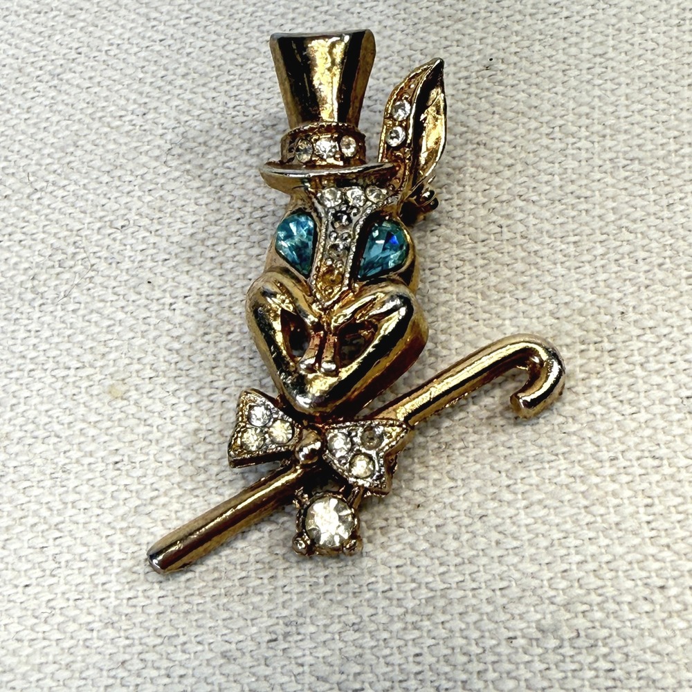 Vintage‎ Karu Top Hat Mr. New York Rabbit Figural Pin Brooch Yellow Tone Jewelry